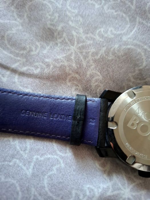 Часовник Movado Bold