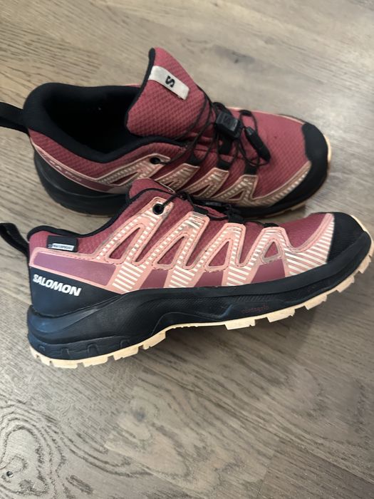 Salomon marime 34