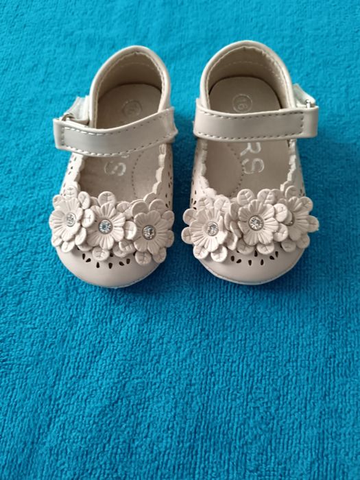 Vând Pantofiorii Fetiță Mărimea 16 Noi Italia