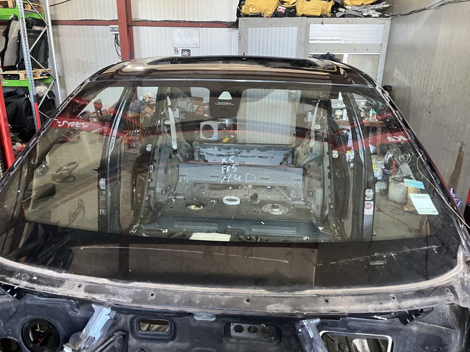 Предно стъкло бмв х5 ф15 хед ъп дисплей ( predno styklo bmw x5 f15 HUD