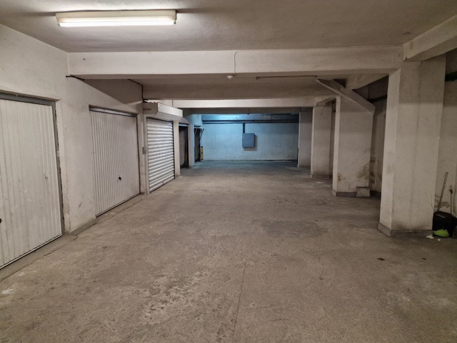 Подземен гараж в центъра на Варна