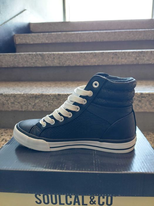 Дамски обувки (кецове)