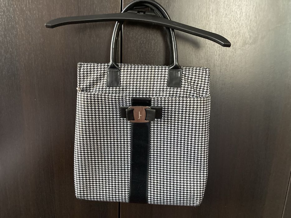 Лот дамски чанти от 10 до 70 лв.