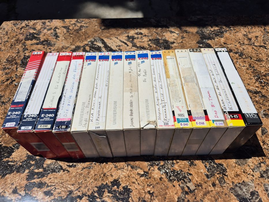 Vând Lot 15 casete video VHS originale de 240 minute colectie de filme diferite genuri