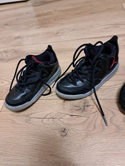 Adidasi Jordan marimea 28