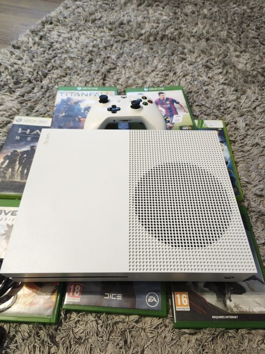 Consola Microsoft Xbox ONE S 1 Tb + Controlleri/cabluri/jocuri