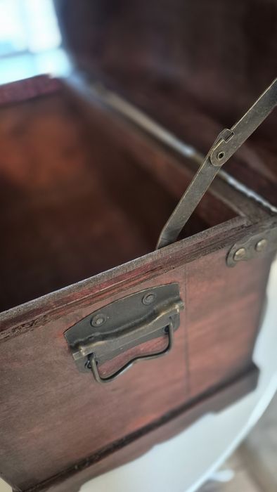 Сундук декоративный