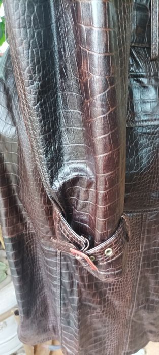 "YOGO", Уникален кожен ТРЕНЧКОУТ, НОВ, с идентификационен  ном