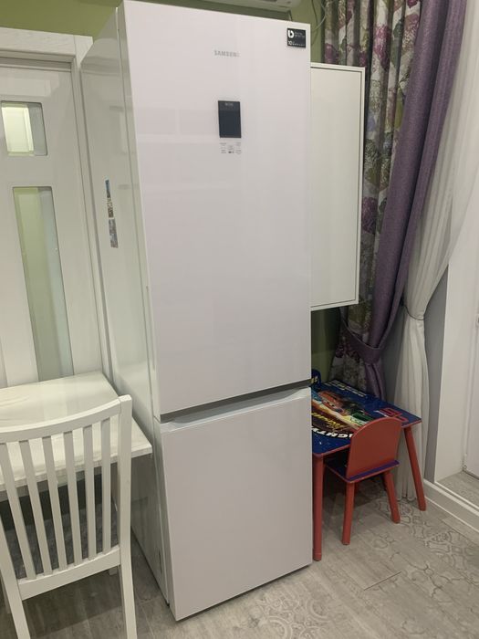 Холодильник Samsung