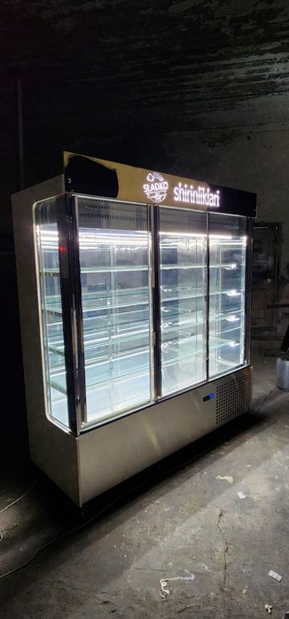 Витринные холодильник