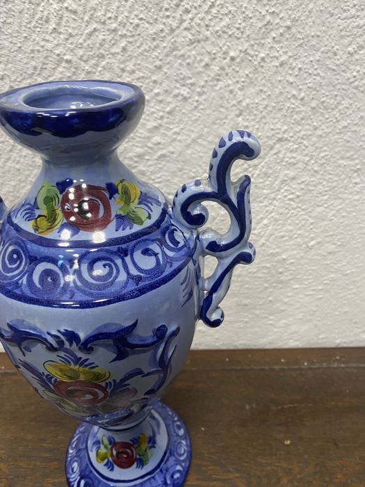 Португалска ваза с маркировка в кобалтово синьо