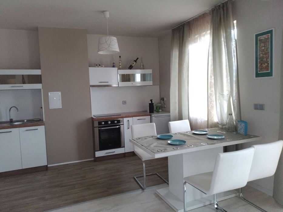 3-стаен апартамент под наем в Бели брези