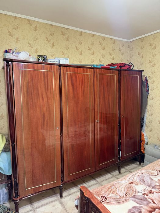 Продам спальный гарнитур,диван,спальню
