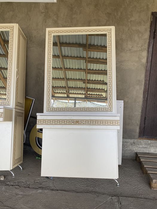 Парикмахерский стол