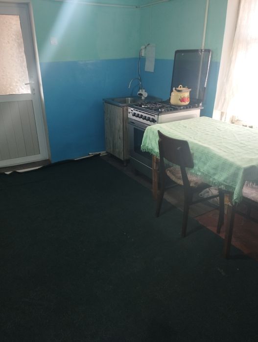 Yangiyoʼl shaxarda 3 xonali uy sotiladii