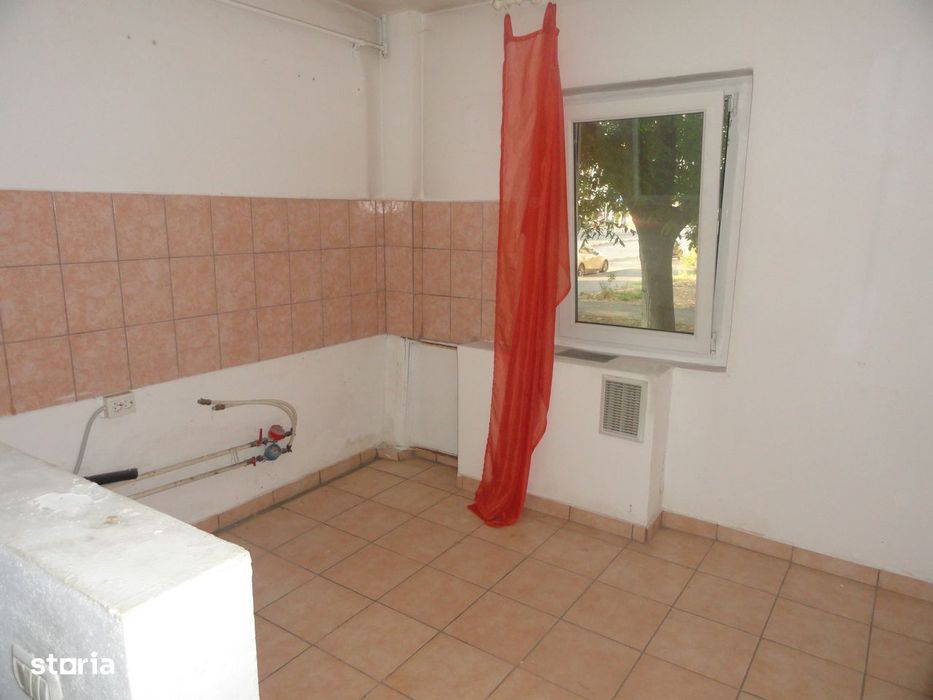 Apartament 2 camere decomandat parter, zona centrala - Kaufland, 80 mp
