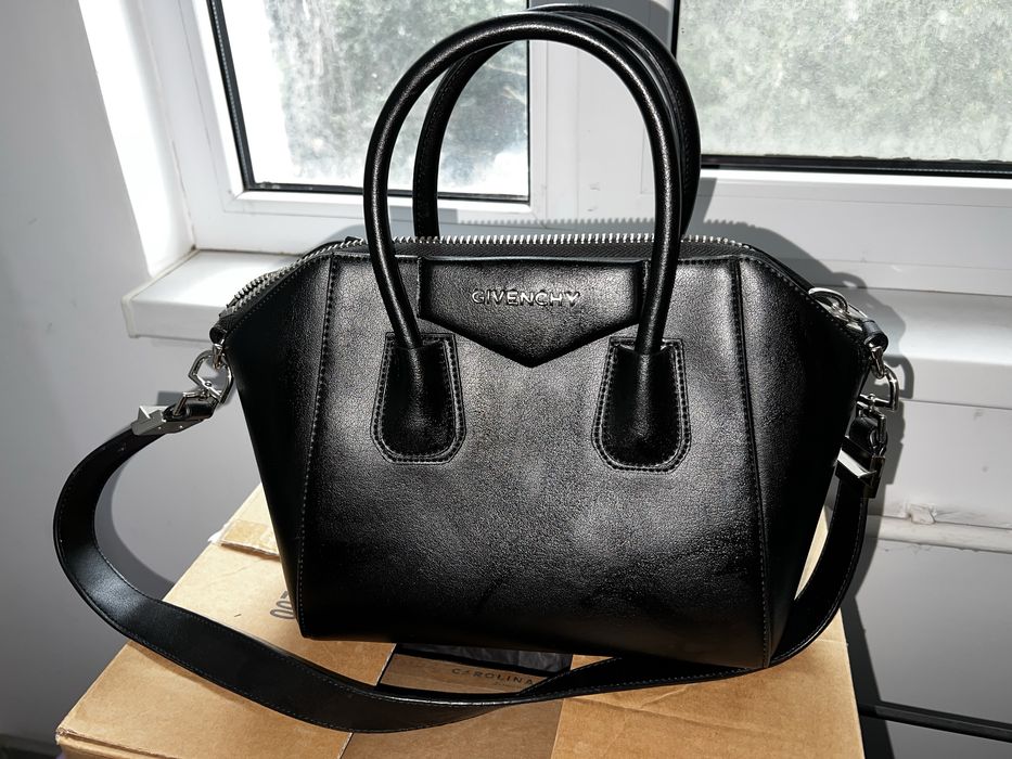 Poseta piele model GVCHY