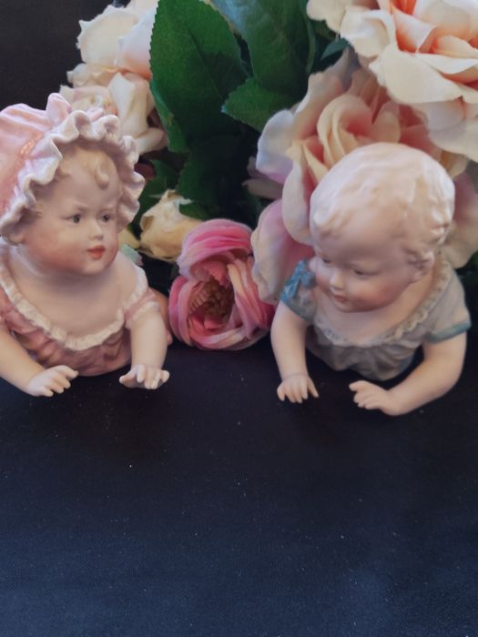 Две фигури "Пиано бебе" по идея на Андреа Садек