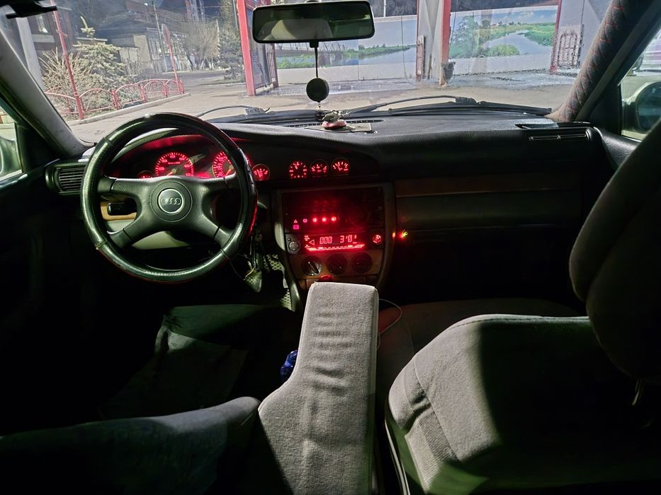 Продам ауди 100с4