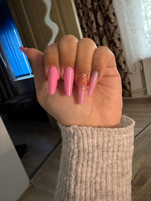 Manichiuristă (unghii gel/ semipermanente) –Caut cliente noi în Galați