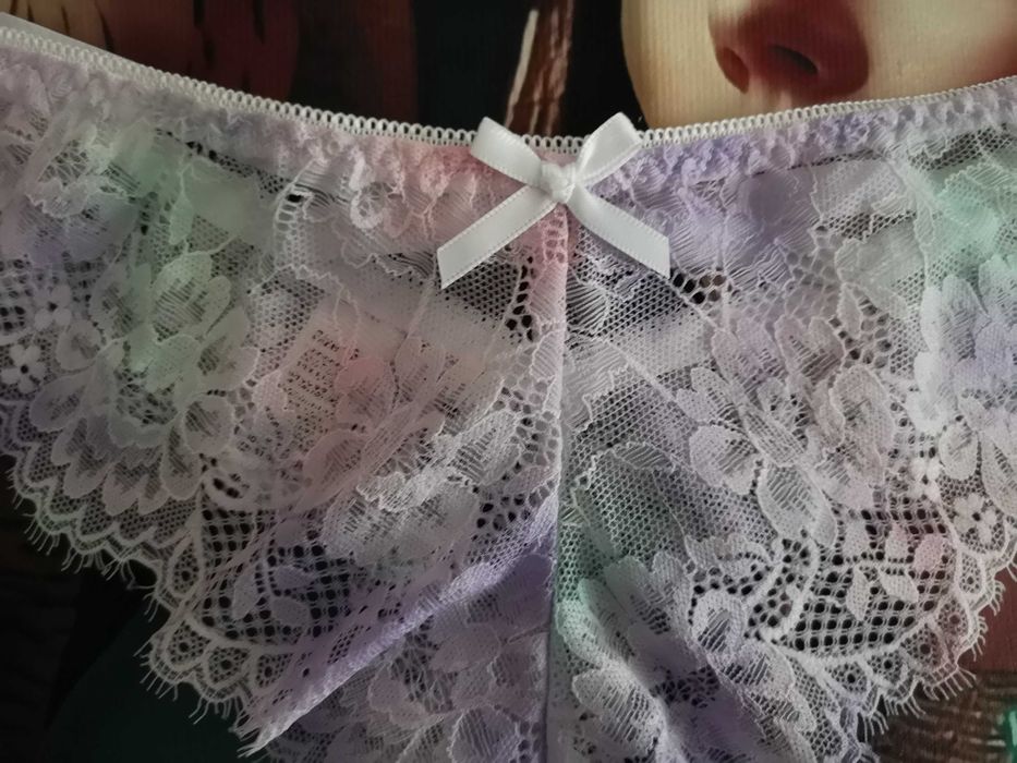 Ново! Комплект бразилиани С размер + бели памучни боксерки С размер.