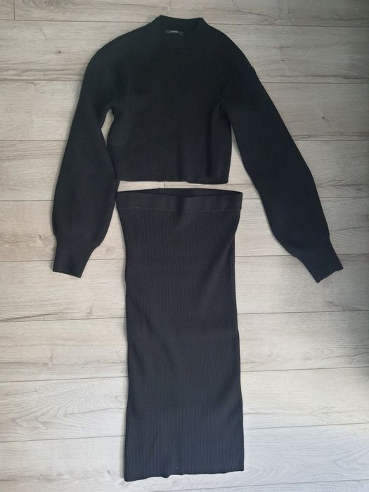 Set damă Bershka – fustă + bluză crop, mărimea L