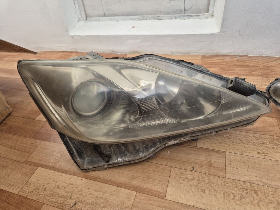 Фары на Лексус ИС