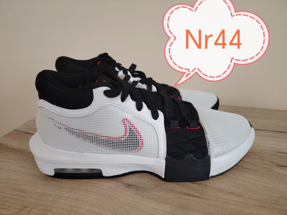 Nike LeBron witness 8 diferite modele și nr