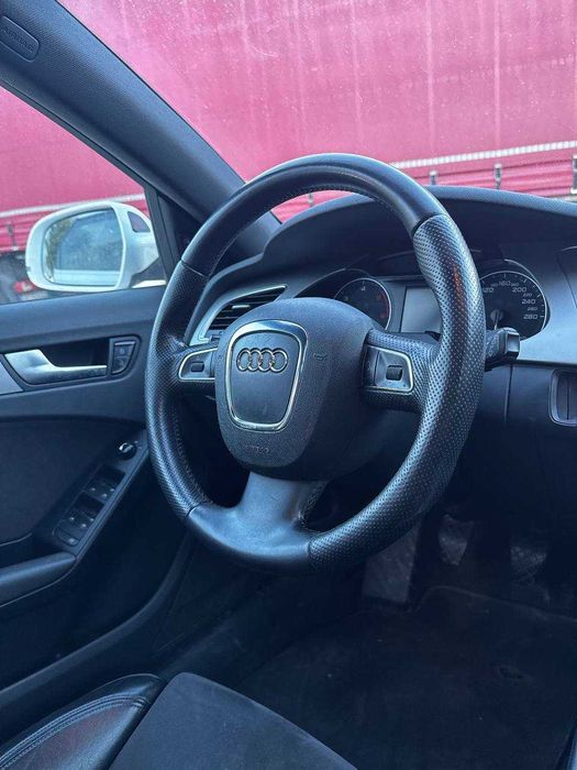 Dezmembrez Audi a4 B8 S-Line Break 2.0 TDI cod CAGB volan stanga