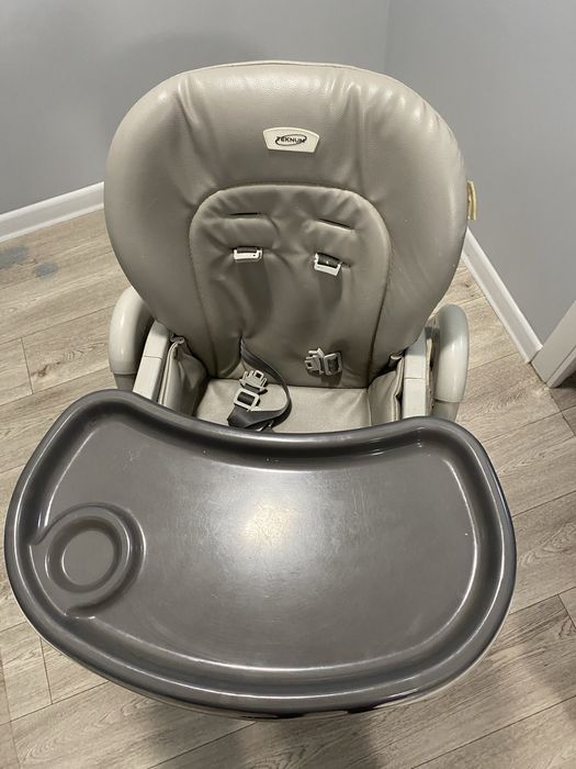 Продам стол для кормления