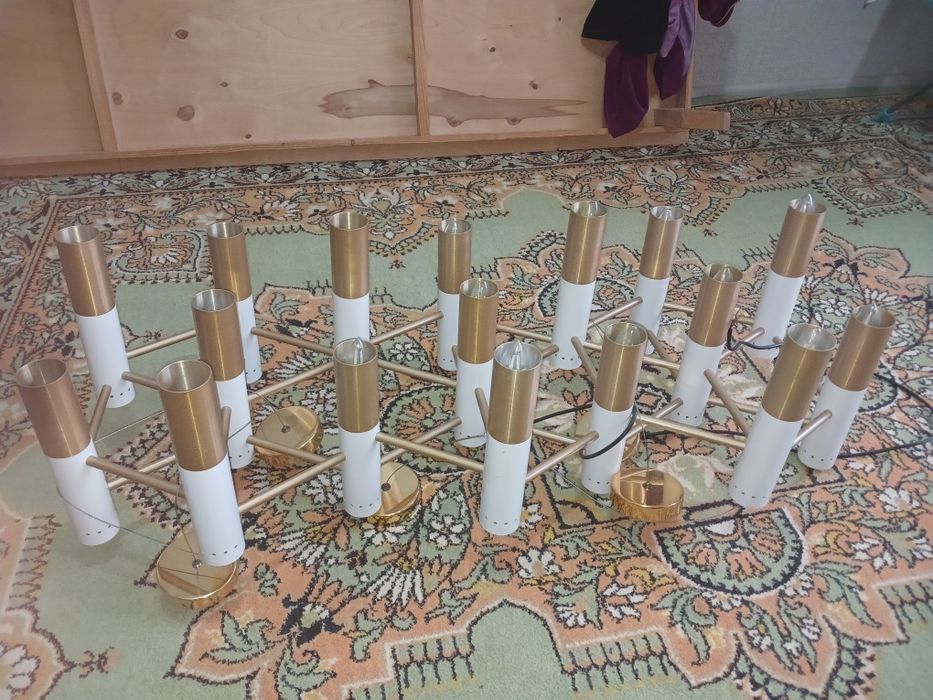 Продам качественную люстру