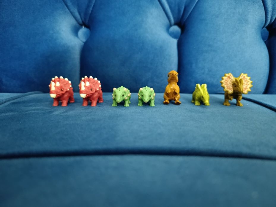 Продам фигурки динозавров