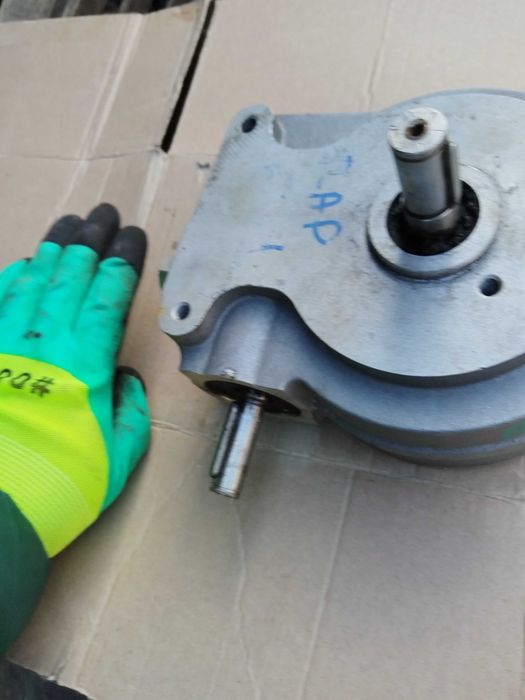 Reductor raport 66/1 melcat