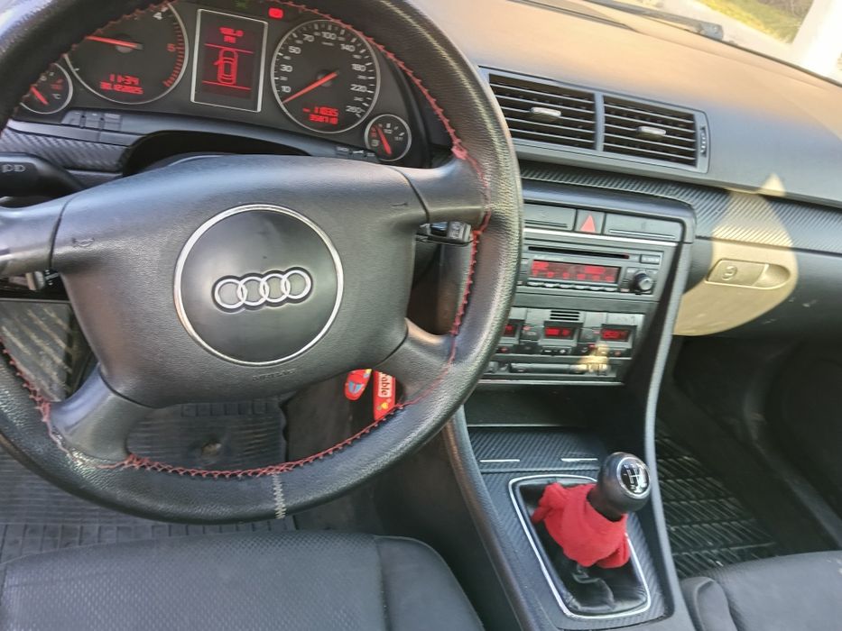 Vând audi a4 b6 din 2003 motor 19 tdi 130 de caii