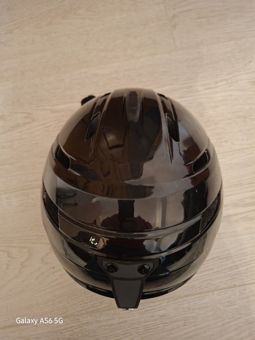 Casca schi pentru cpii  folosita un sezon ,  model nou .