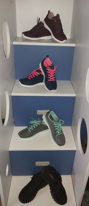 Adidași skechers