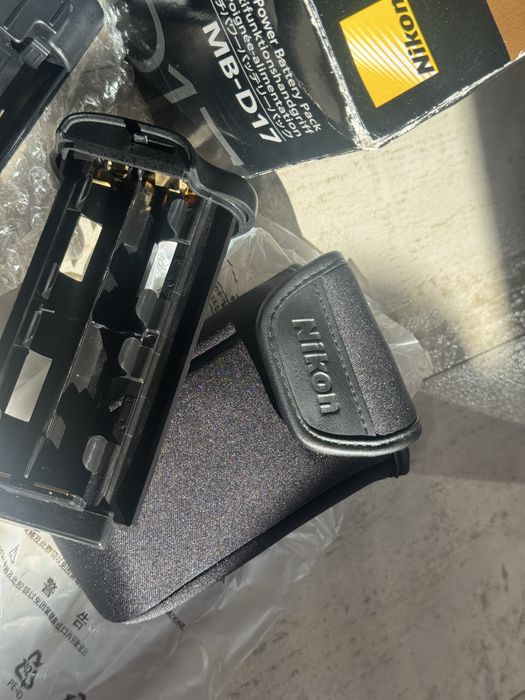 Nikon MB-D17 Grip ( si baterie inclusa)