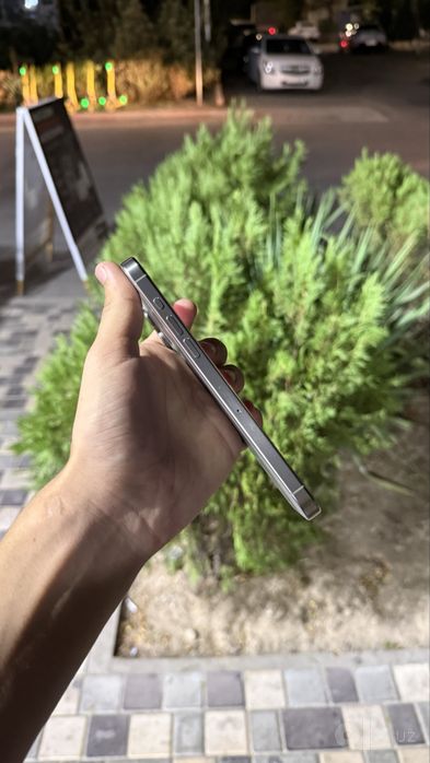 Iphone 15 pro max sim srocna