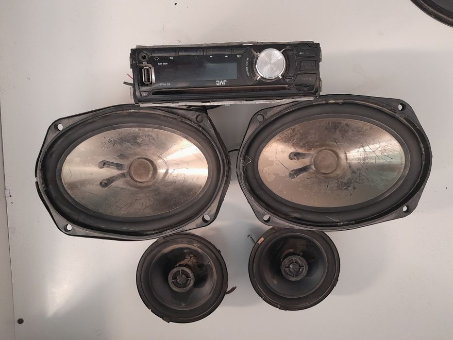 Продам JVC мафон и калонка вместе могнитолла