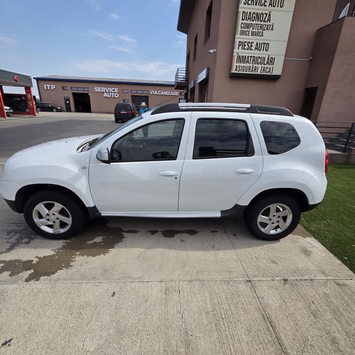 Duster 4x4 —1,6 B/GPL —-An 2011 —-4800€