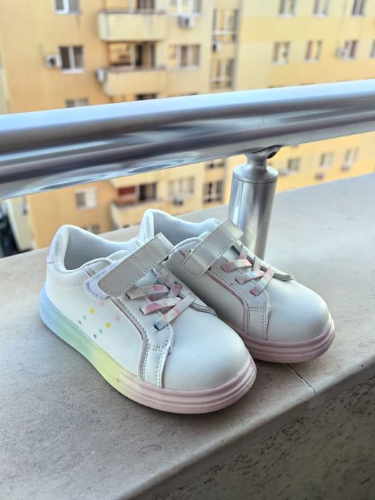 Нови детски обувки