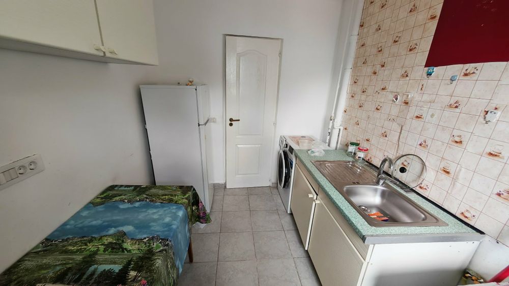 Închiriez apartament păcii 10