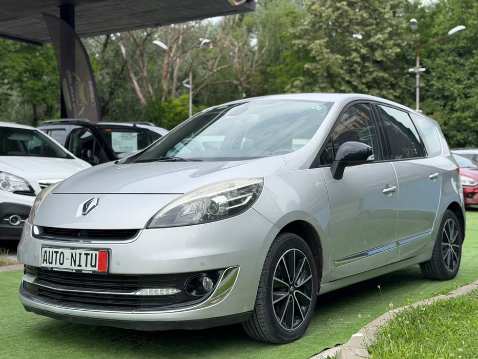 Renault Grand Scenic 7 locuri si in Rate