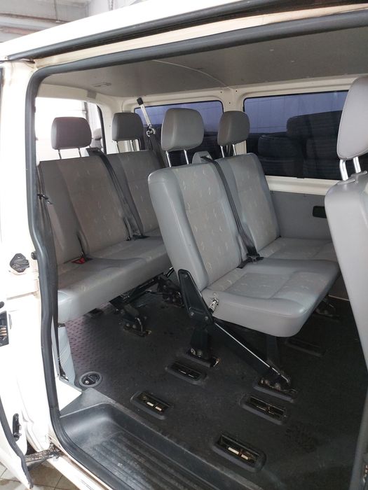 Vand T5  Volkswagen Caravelle 8 locuri