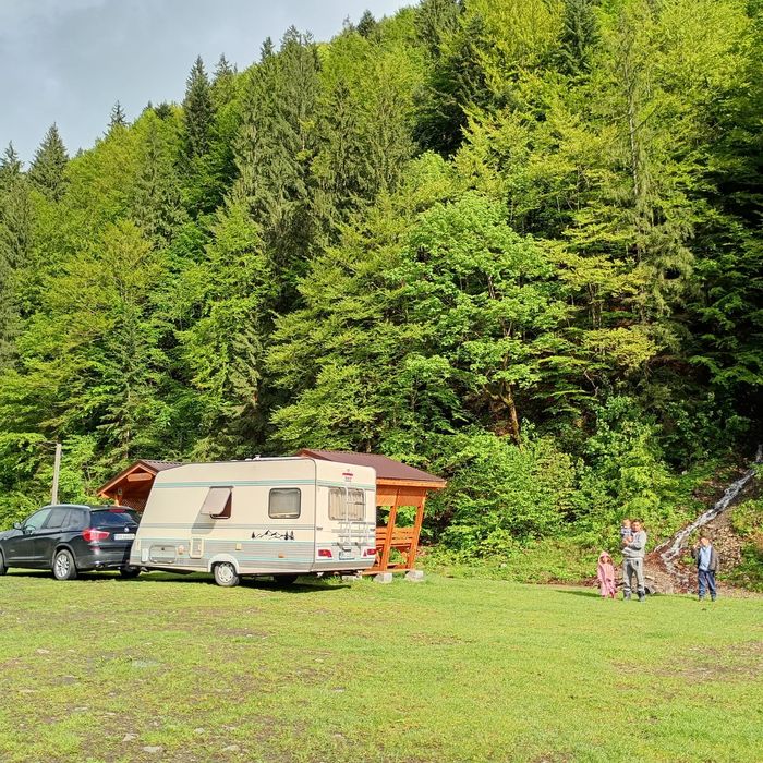 RULOTA DE inchiriat...4/5locuri  668kg,carnet cat.B