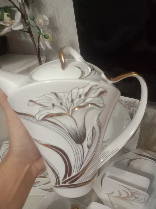 Продам    недорого   сервиз