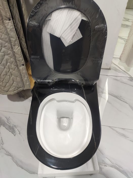 Продается подвесной унитаз