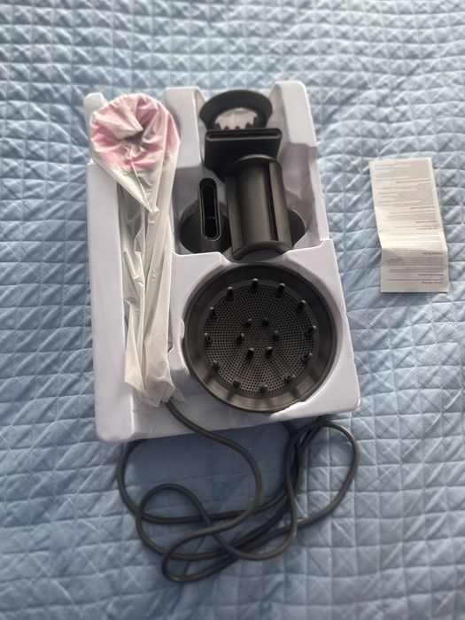 Продам фен Dyson. Новый!