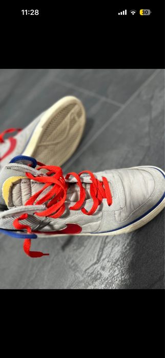 Vand tenisi nike (ca noi)