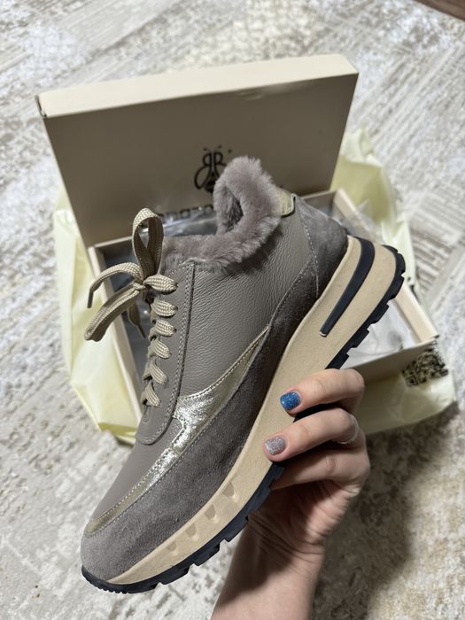 Срочно продам обувь